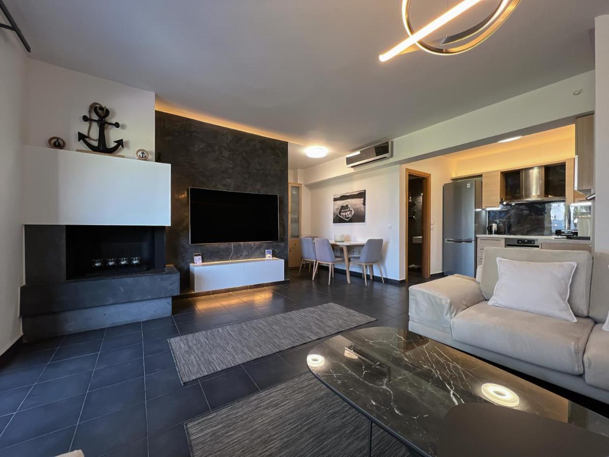 Heaven Luxury Villa Nea Roda Exterior photo